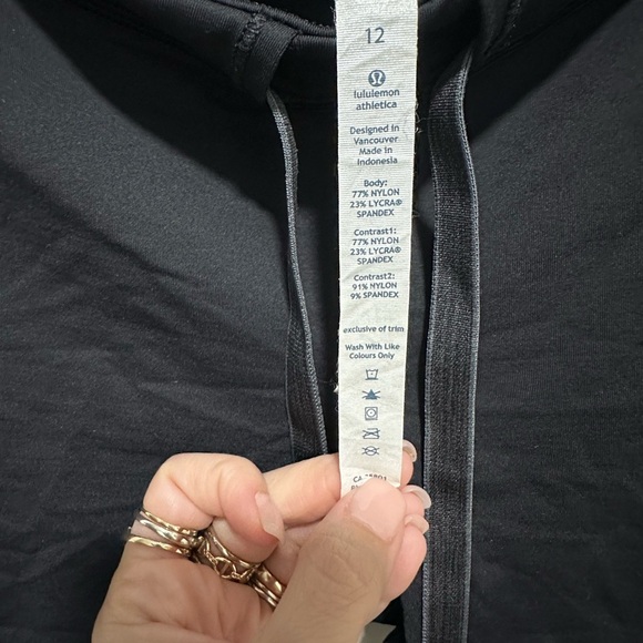 Lululemon Athletica Black Crop Pants with Drawstring Size 12 EUC - Picture 2 of 4